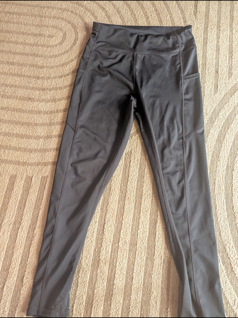 Black High-Waist Workout Leggings with Side Pockets